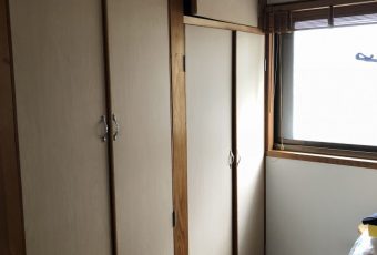 窓に近い方の押入れを今回トイレとして改造しました。
