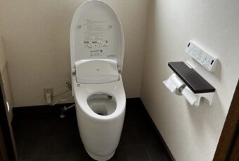 トイレ交換＋床CF張替工事/リフォーム