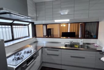 扉カラーは、３つの価格帯全２６色からお選びいただけます。