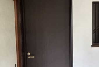 玄関通路にドア新設工事/リフォーム/筑紫野